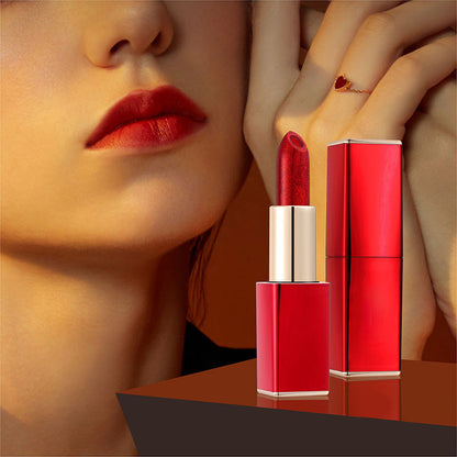 Barra de labios hidratante con purpurina que cambia de color